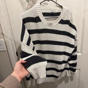American Eagle Black & Cream Striped Chunky Knit Sweater (XL)